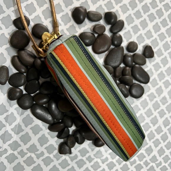COACH vintage stripe wristlet has some ink marks in the inside see pictures - Picture 9 of 14